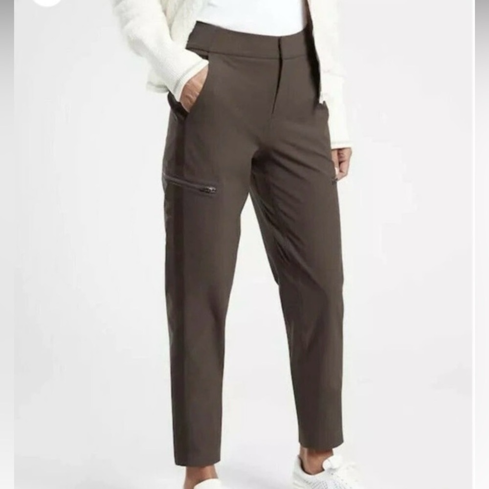 Athleta Wander Hybrid Straight Leg